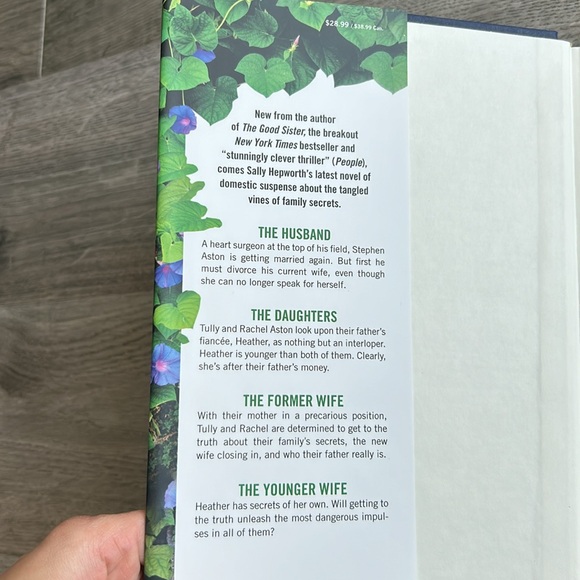 🌸 3 For $20 🌸 The Younger Wife by Sally Hepworth (Book/Novel) - Picture 3 of 6